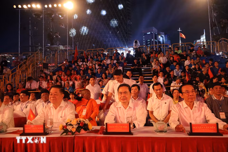 Đặc sắc chương trình chính luận nghệ thuật “Thời cơ vàng” -0