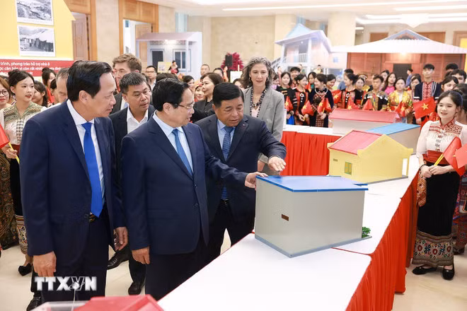 ''Hoàn thành xóa nhà tạm, nhà dột nát là công trình đặc biệt của ý Đảng, lòng dân'' -0