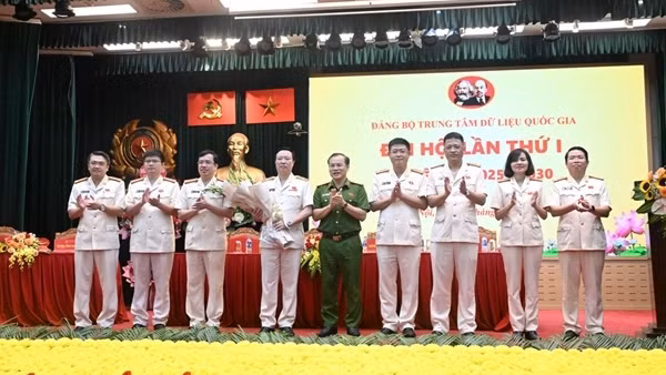 Thứ trưởng Nguyễn Văn Long dự Đại hội Đảng bộ Trung tâm Dữ liệu quốc gia lần thứ I