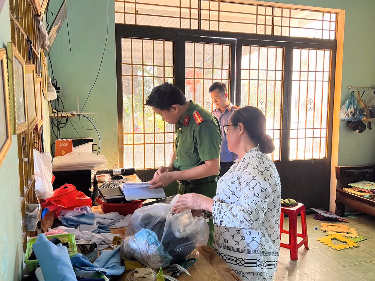 Quảng Ngãi: Khởi tố cán bộ tham ô tiền hội viên phụ nữ -0