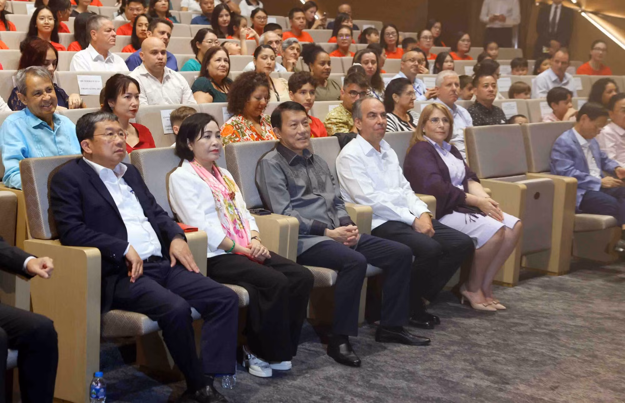 Ấn tượng chương trình nghệ thuật kỷ niệm 65 năm thiết lập quan hệ ngoại giao Việt Nam – Cuba -0