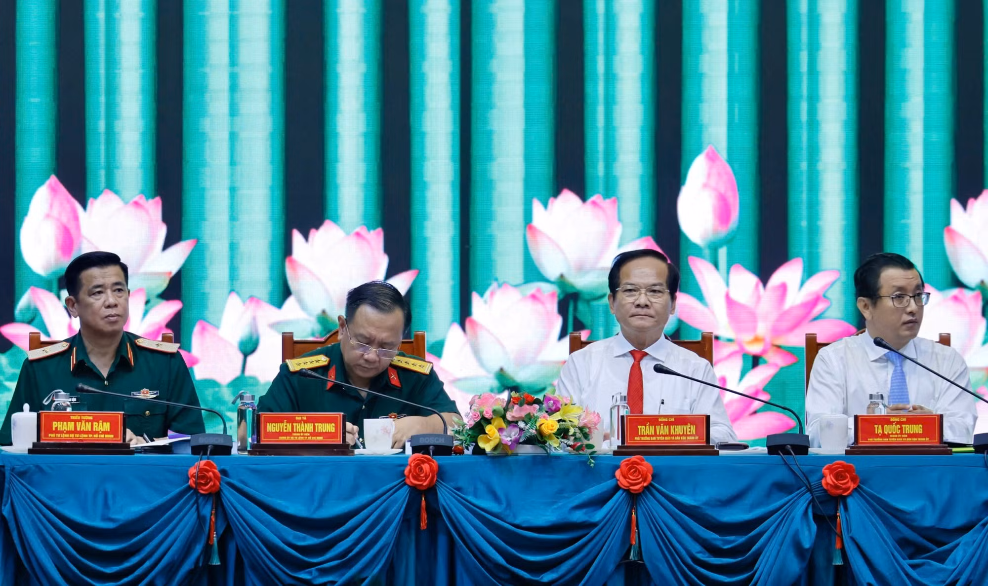 “Lực lượng vũ trang TP Hồ Chí Minh - 80 năm xứng danh truyền thống anh hùng” -1