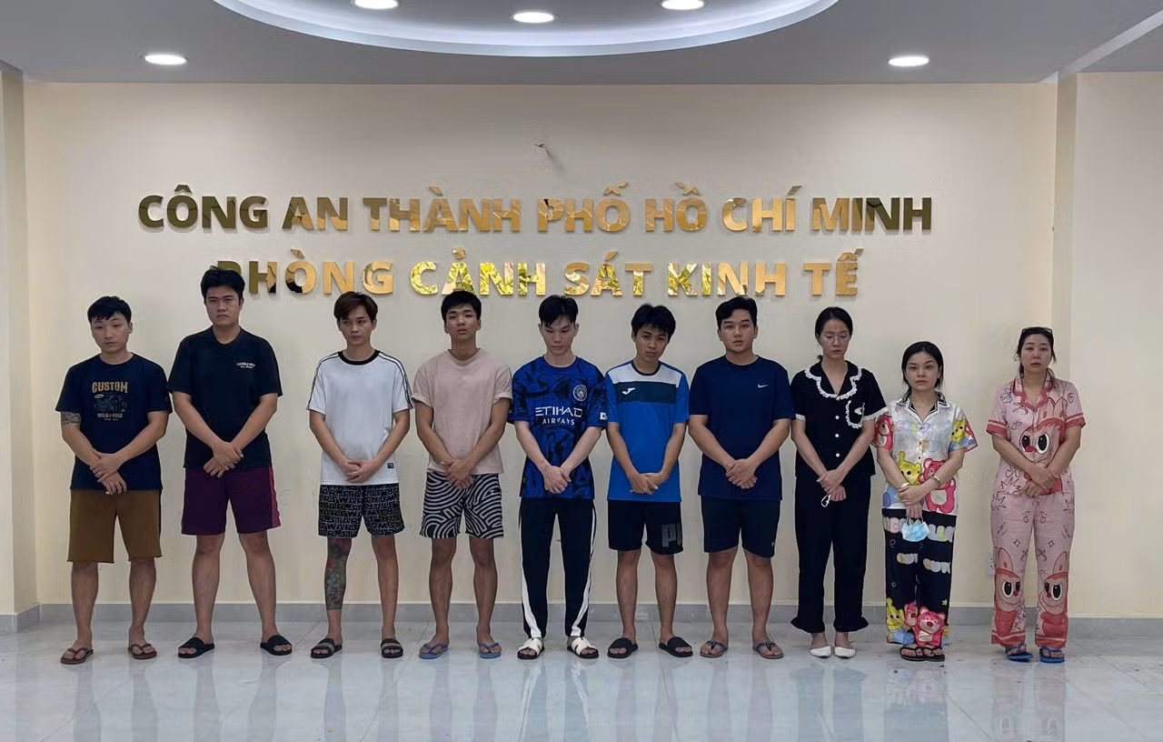 Triệt phá cơ sở 90’s House buôn bán “khí cười”, thu lợi bất chính hàng chục tỷ đồng -3