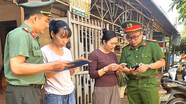 Lan tỏa phong trào “Bình dân học vụ số” phổ cập công nghệ thông tin cho nhân dân