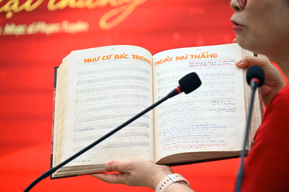 Ôn lại lịch sử hào hùng của dân tộc qua các ấn phẩm đặc biệt của báo Nhân dân -0