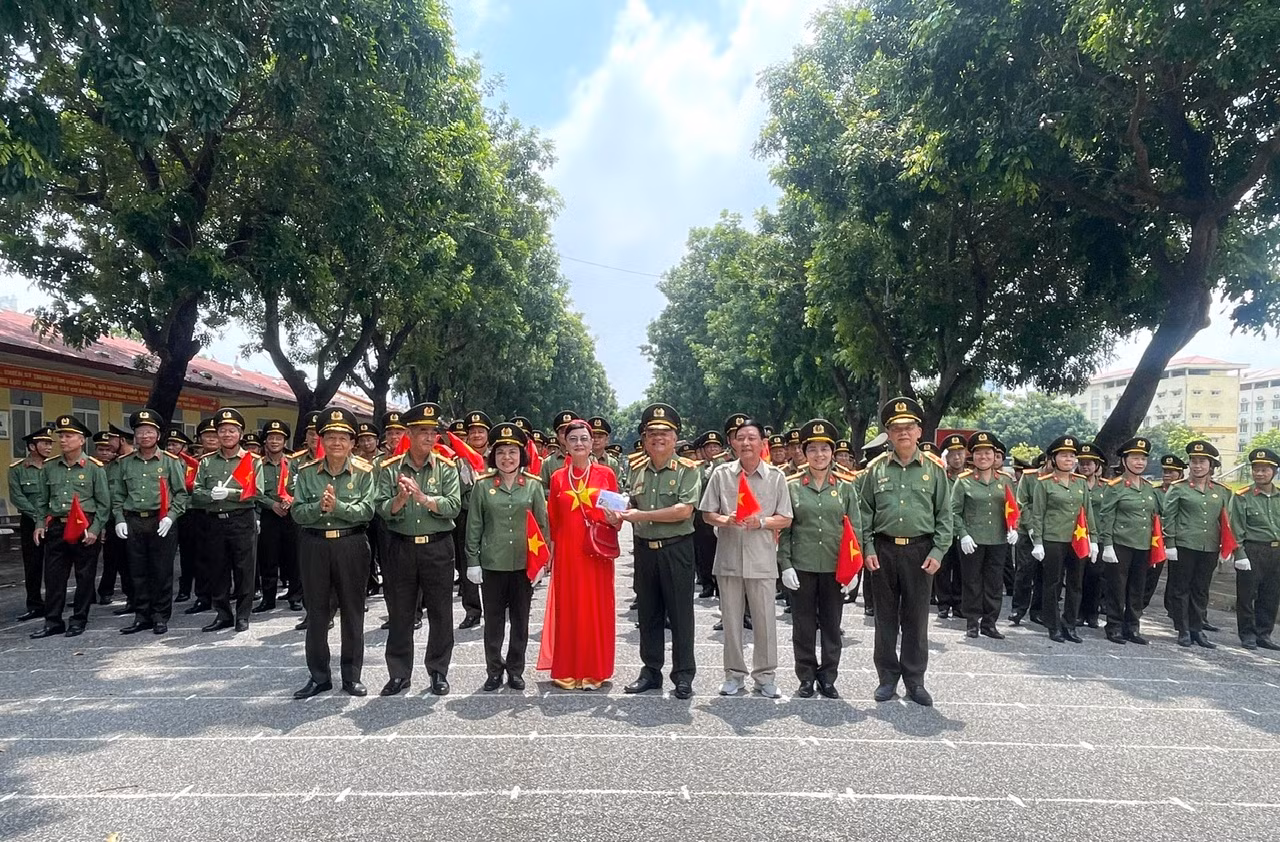 Bộ Công an động viên -0