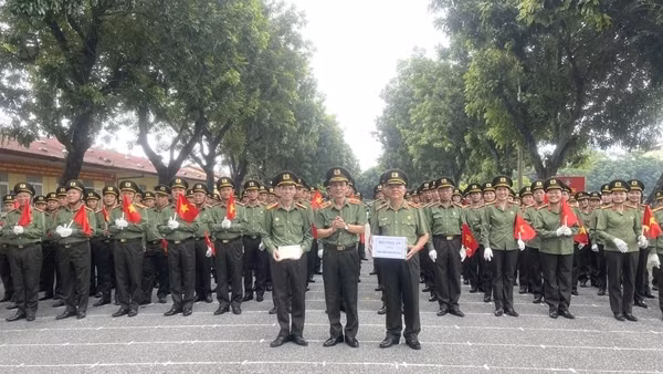 Động viên Khối Cựu CAND Việt Nam tham gia diễu binh phục vụ nhiệm vụ A80