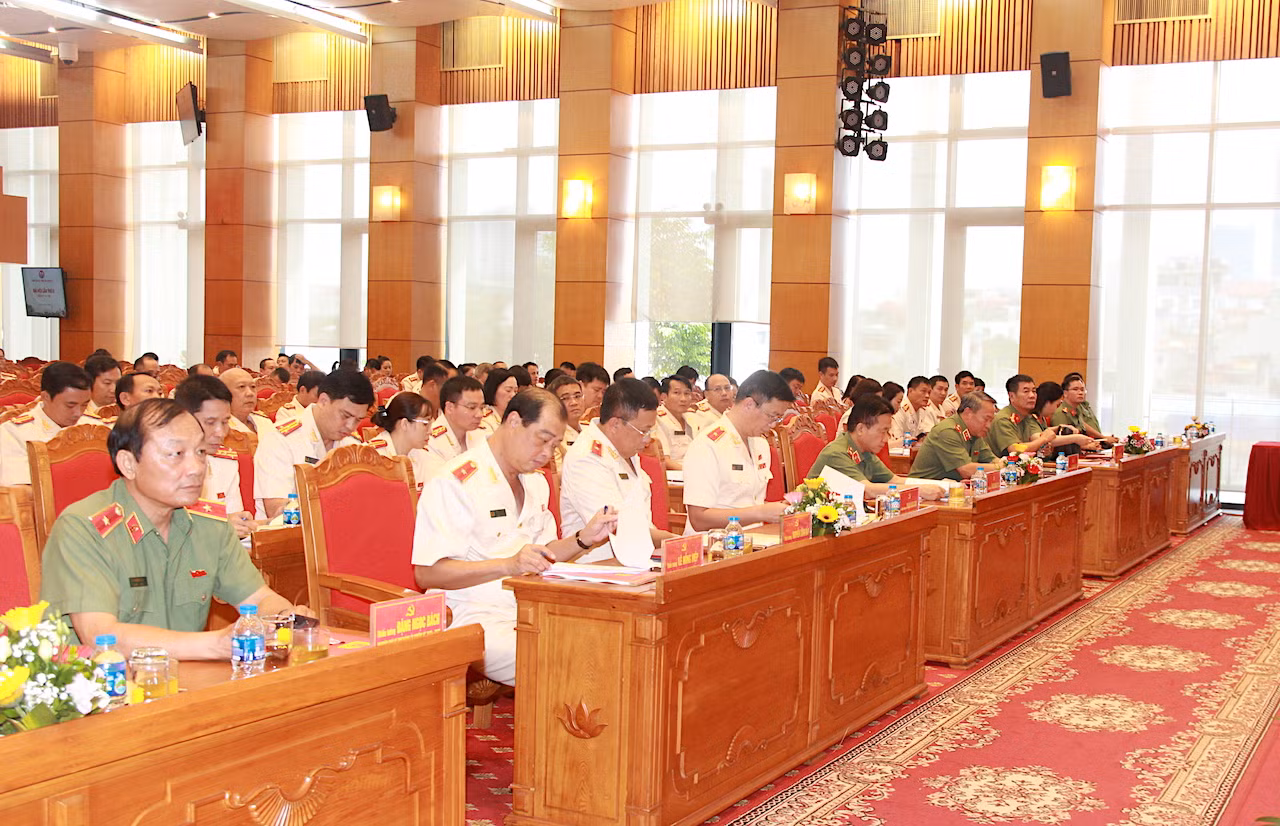Phát huy vai trò công tác chính trị, tư tưởng trong các mặt công tác Công an -0