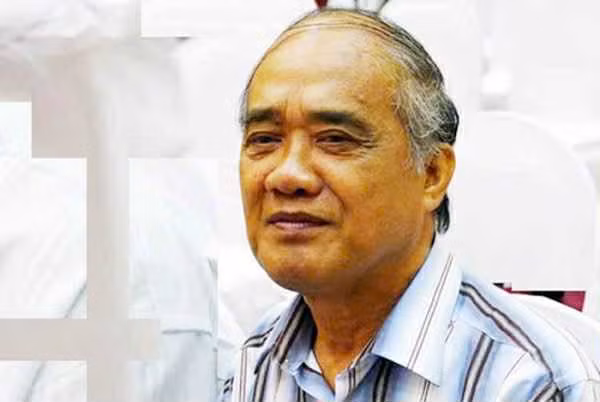 Nhà văn, ứng xử xã hội và sự 