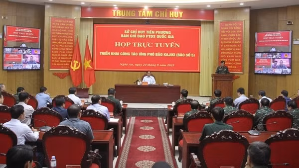 Thủ tướng họp khẩn ứng phó bão số 5: Bảo vệ tính mạng nhân dân là mục tiêu cao nhất