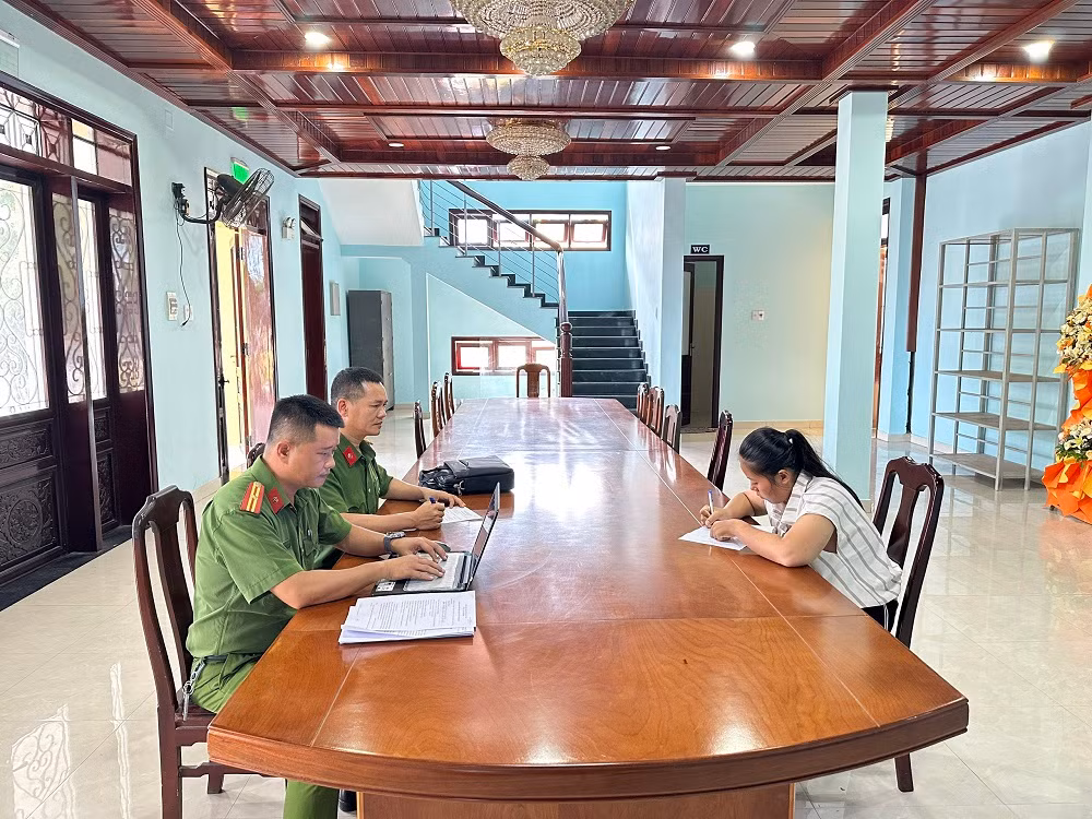 Mất tiền trên Tiktok, một phụ nữ tung tin giả bị cướp giật tài sản -0