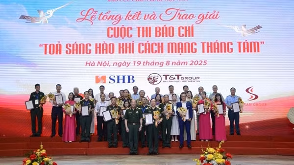Tổng kết, trao giải Cuộc thi báo chí “Tỏa sáng hào khí cách mạng tháng Tám”