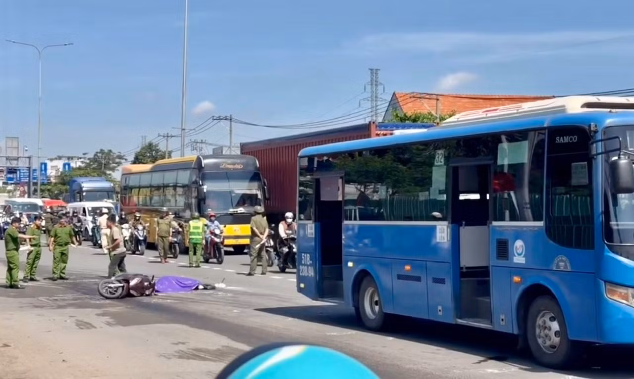 Va chạm với xe buýt, nữ sinh viên tử vong tại chỗ
