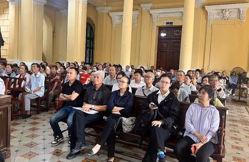 Lãnh án vì dùng tài sản của người dân thế chấp, chuyển nhượng để cấn trừ nợ -0