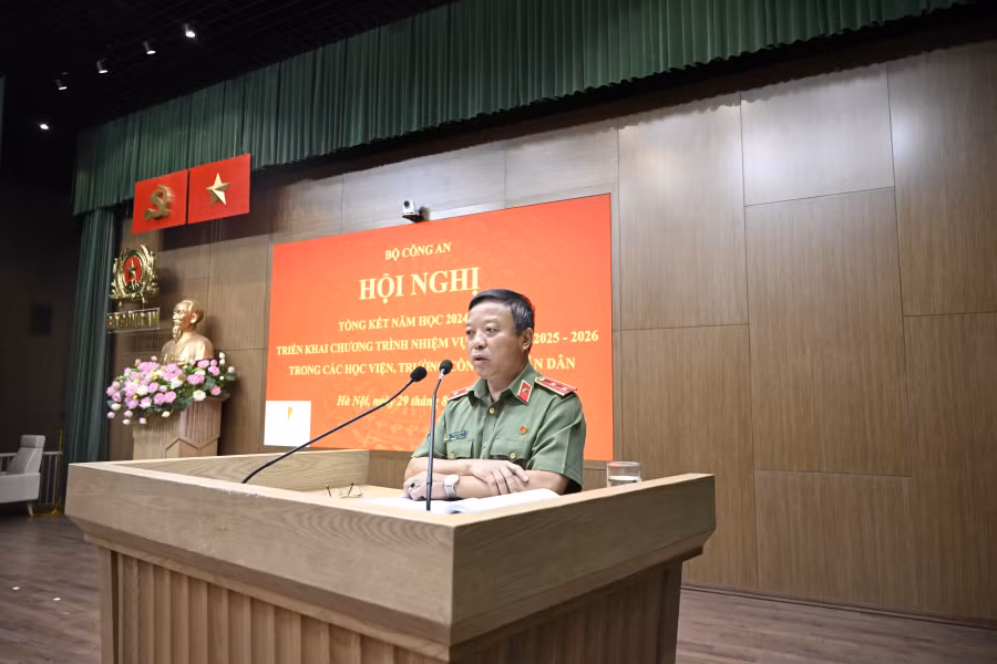 Đổi mới chương trình, giáo trình và tài liệu dạy học&nbsp;phù hợp với mô hình tổ chức mới trong CAND -0