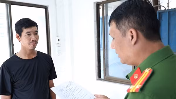 Bắt đối tượng đâm người chạy xe ôm rồi cướp xe lúc rạng sáng