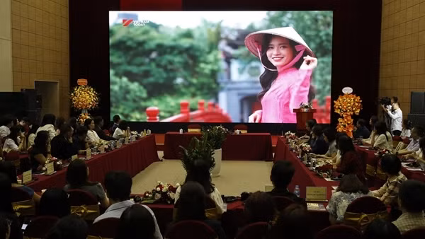 Ra mắt kênh truyền hình đối ngoại quốc gia bằng tiếng Anh đầu tiên - Vietnam Today