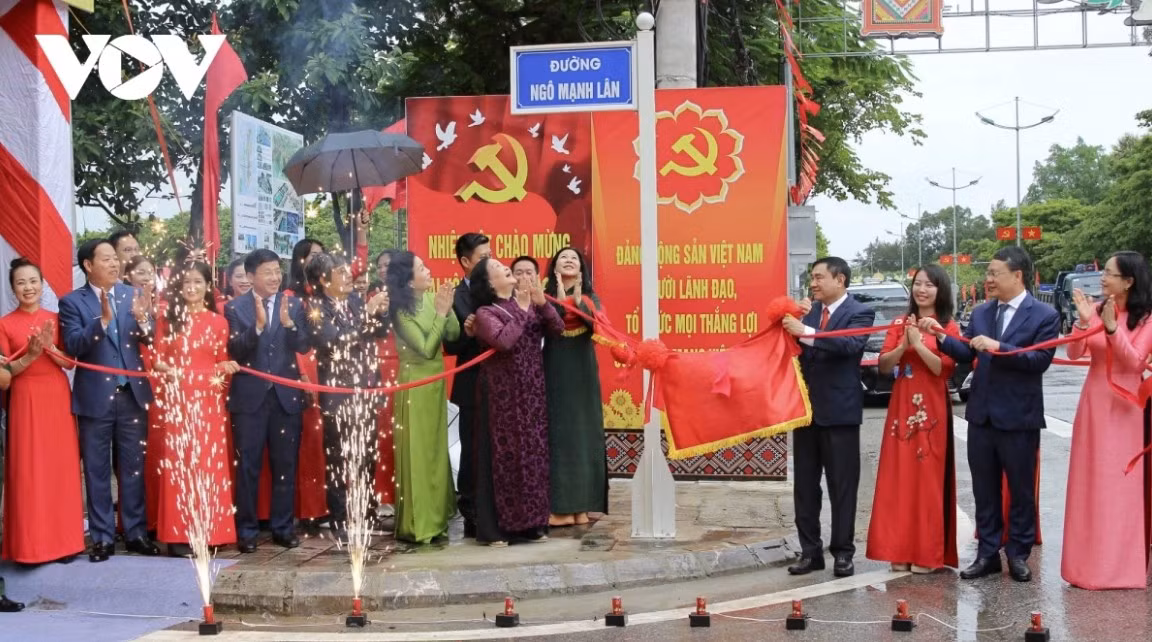 Phu nhân Tổng Bí thư Tô Lâm dự lễ đặt tên đường Ngô Mạnh Lân tại Điện Biên -0