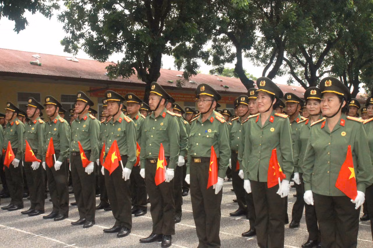 Bộ Công an động viên -0
