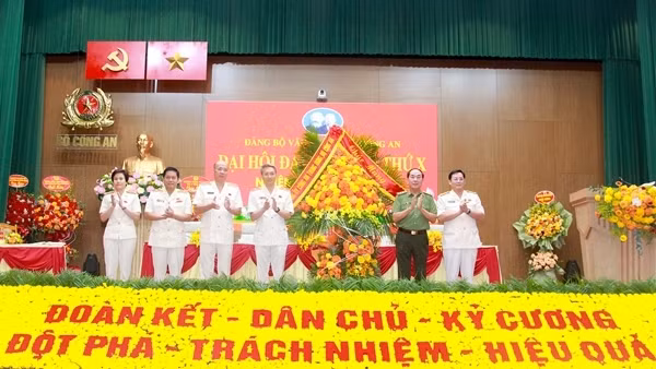 Phát huy truyền thống Văn phòng Bộ Công an, đổi mới công tác tham mưu linh hoạt, kịp thời