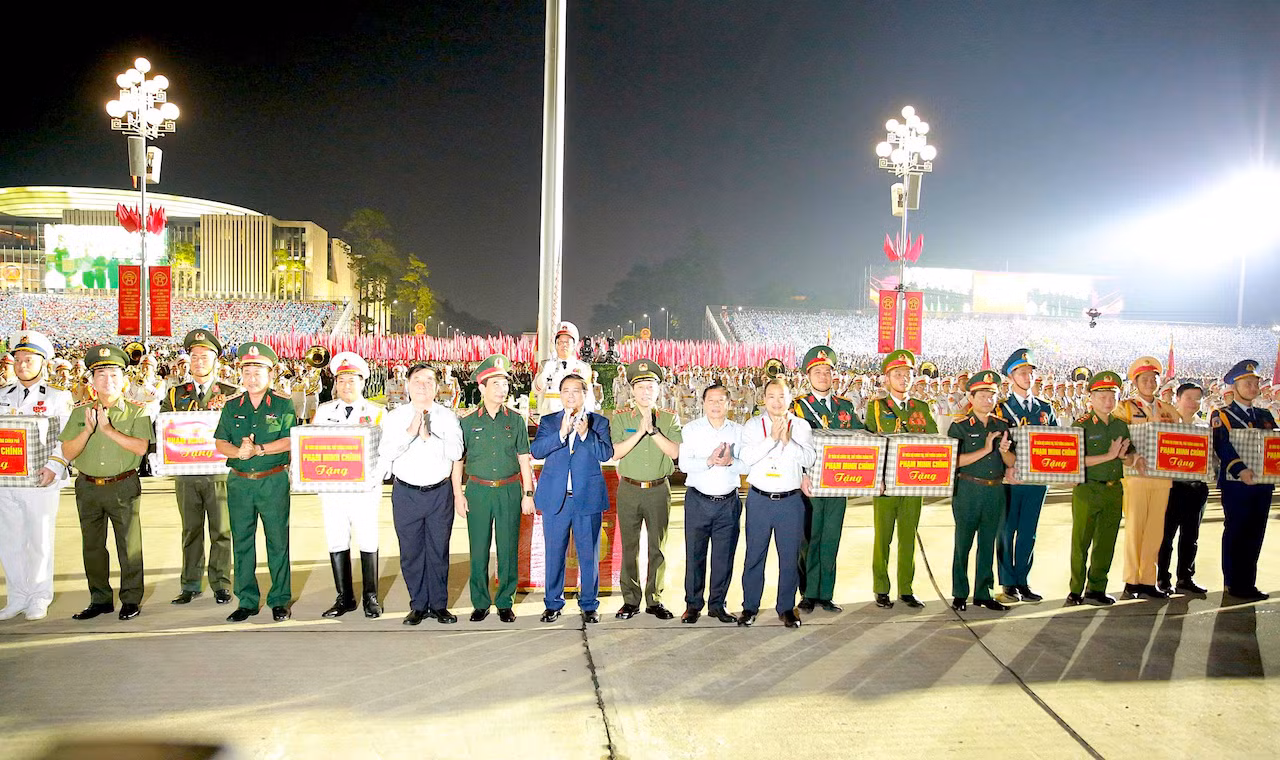 Thủ tướng Phạm Minh Chính chỉ đạo Lễ sơ duyệt, động viên các khối diễu binh, diễu hành -0