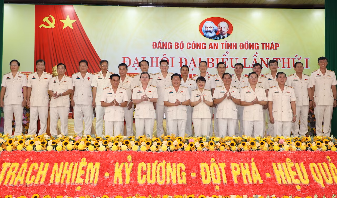 Xây dựng và lan tỏa hình ảnh chiến sĩ Công an tỉnh Đồng Tháp “Tận tâm với việc - Tận lực với dân” -0