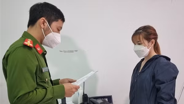 Xóa sổ đường dây mua bán tài khoản ngân hàng có nhiều sinh viên tham gia ảnh 2