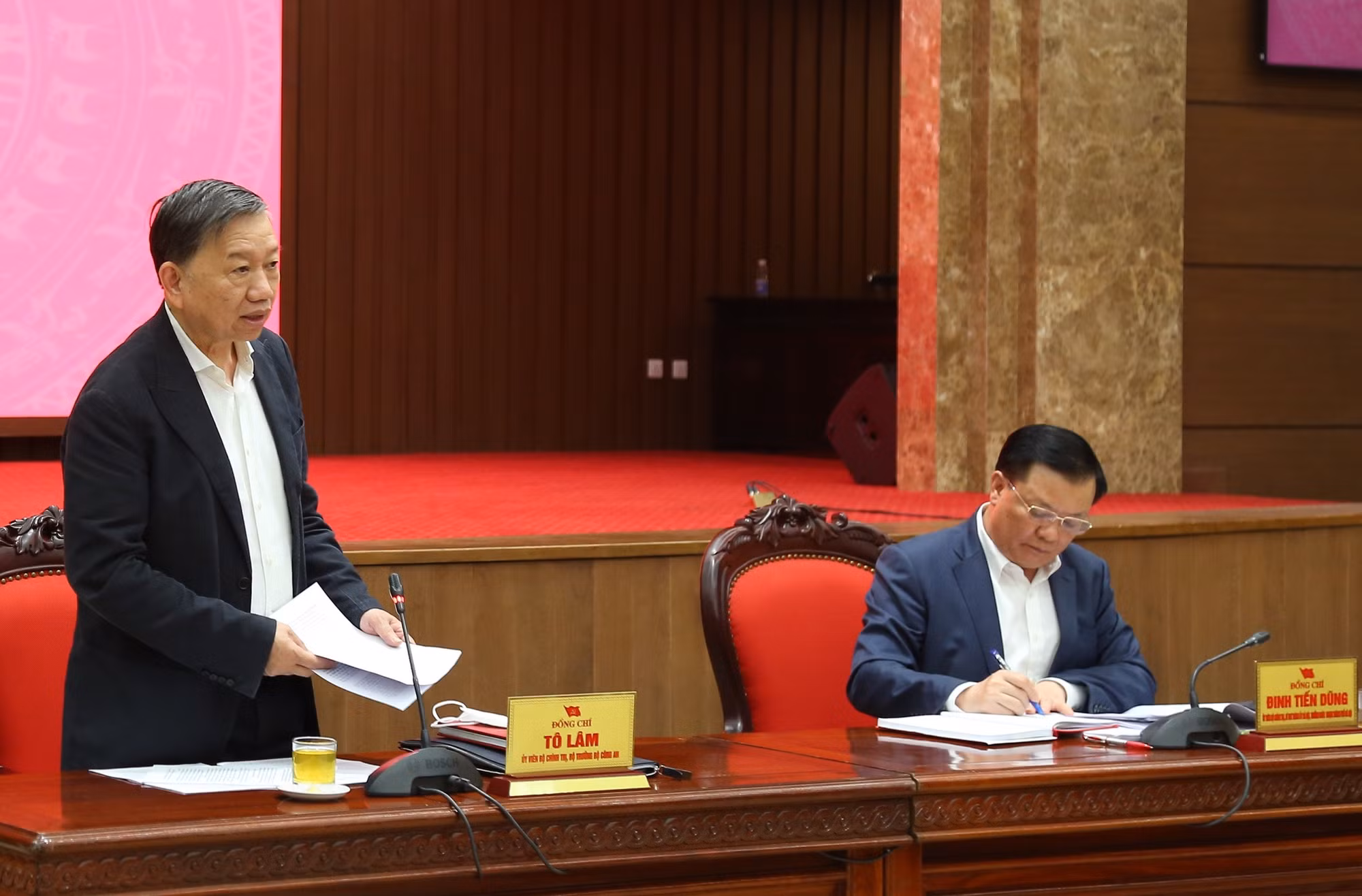 Hà Nội làm điểm, “làm mẫu” trong thực hiện Đề án 06 -0