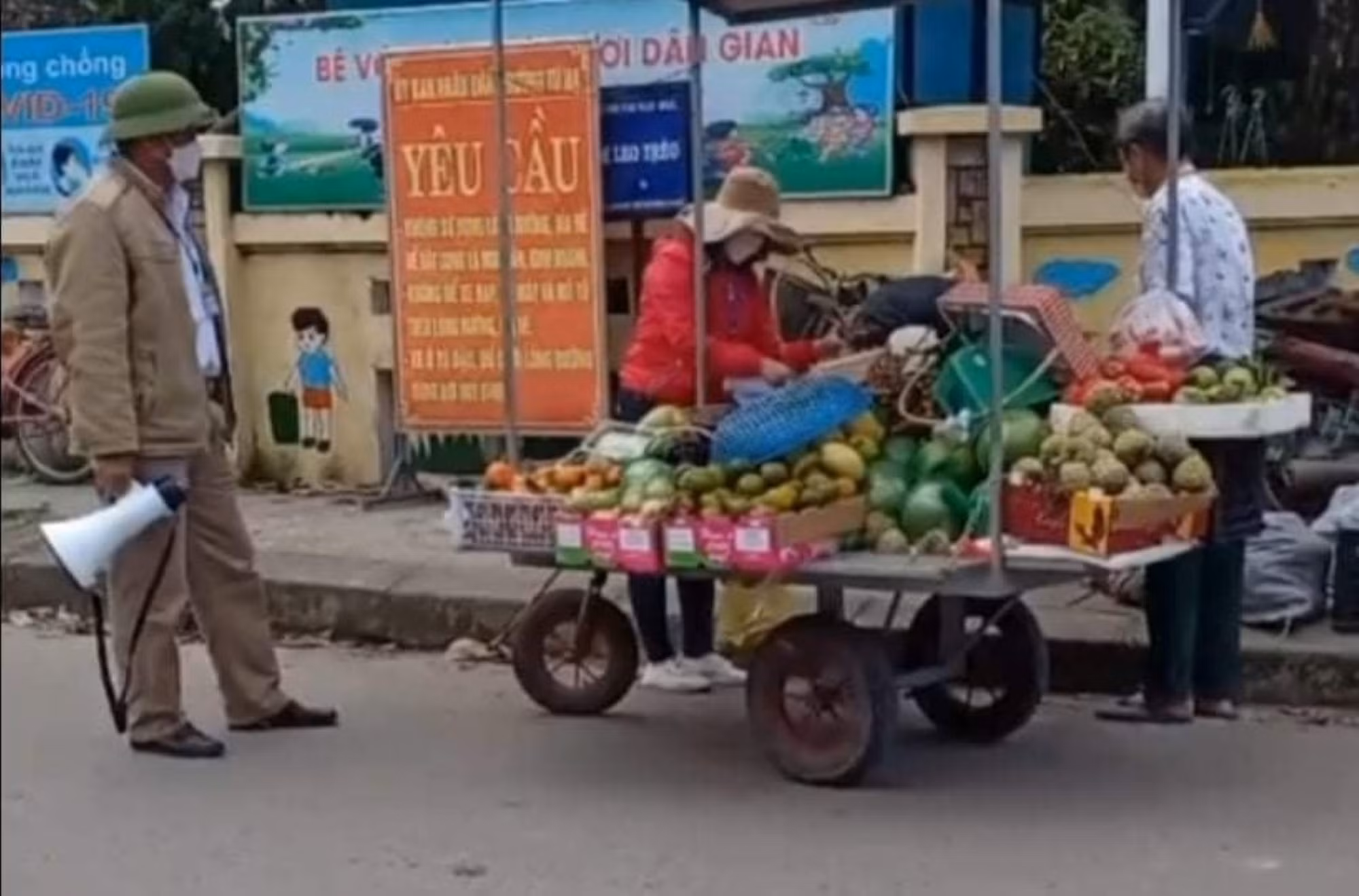 Vụ BQL chợ cưỡng chế hàng rong bỏ mặc nữ tiểu thương bất tỉnh: Sẽ tổ chức thanh tra toàn diện -0