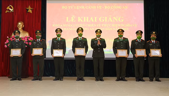 Từng bước khẳng định vị trí, vai trò của chiến sĩ nghĩa vụ -1
