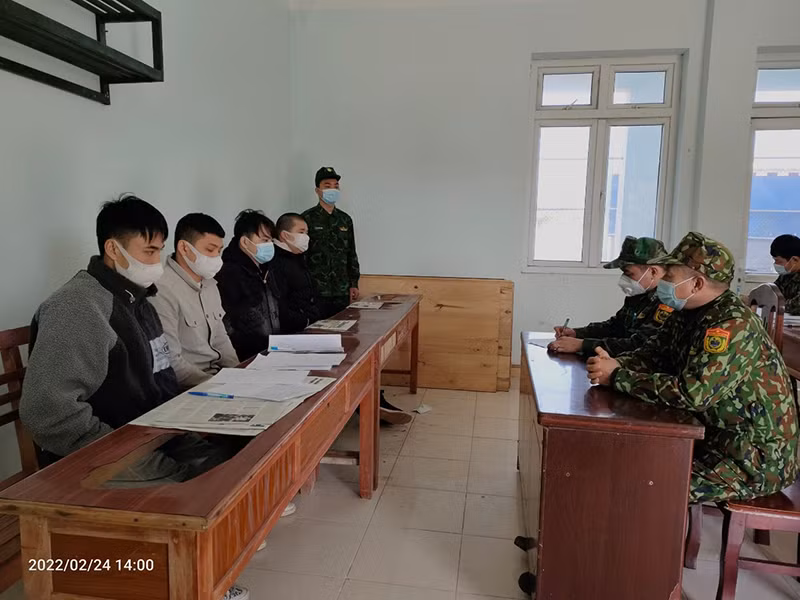 Bài cuối: Chặn đứng các đường dây xuất, nhập cảnh, mua bán người trên tuyến biên giới -0