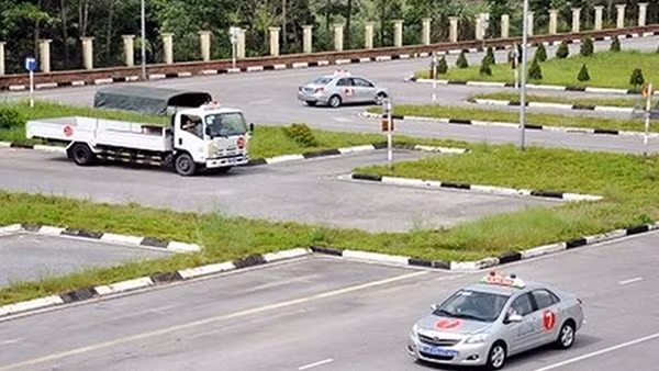 Thầy dạy lái xe lừa, chiếm đoạt hơn 400 triệu đồng của học viên ảnh 3