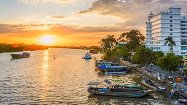 Miền Bắc trời nồm, miền Nam nắng nóng ảnh 2