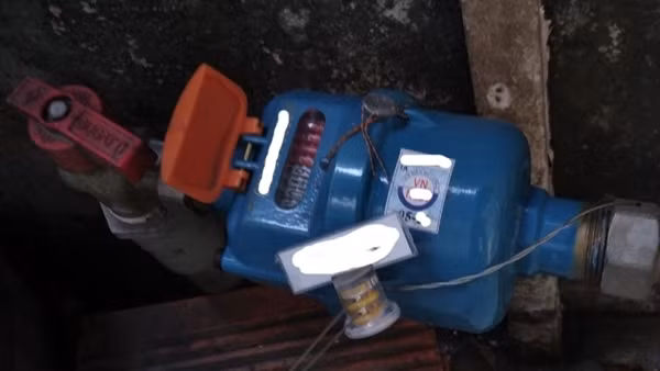 Tên trộm “thổi” gần 100 đồng hồ nước