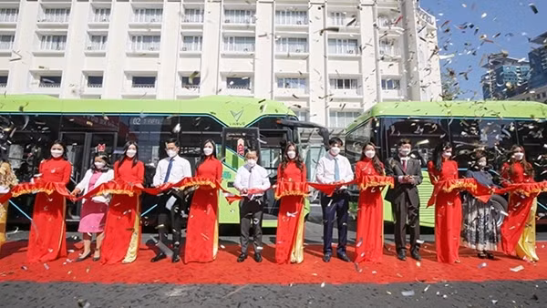 Xem xét việc sử dụng xe buýt điện để giảm phát thải ảnh 2