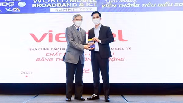 Phó Chủ tịch Quốc hội thăm và làm việc với Viettel ảnh 3