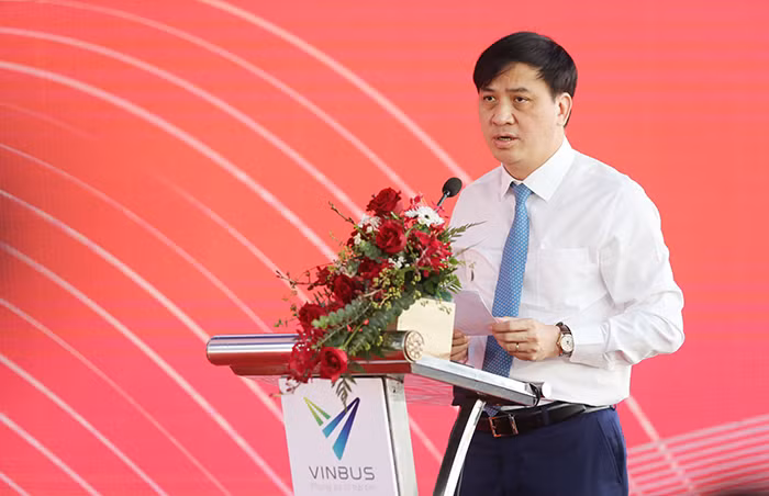 Khai trương tuyến xe buýt điện đầu tiên tại TP Hồ Chí Minh -0