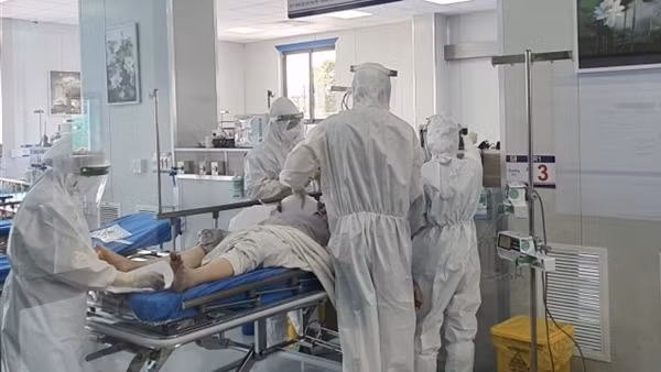 Xưng nhân viên tiếp thị, chèo kéo bán thuốc hỗ trợ điều trị COVID-19 rởm ảnh 2