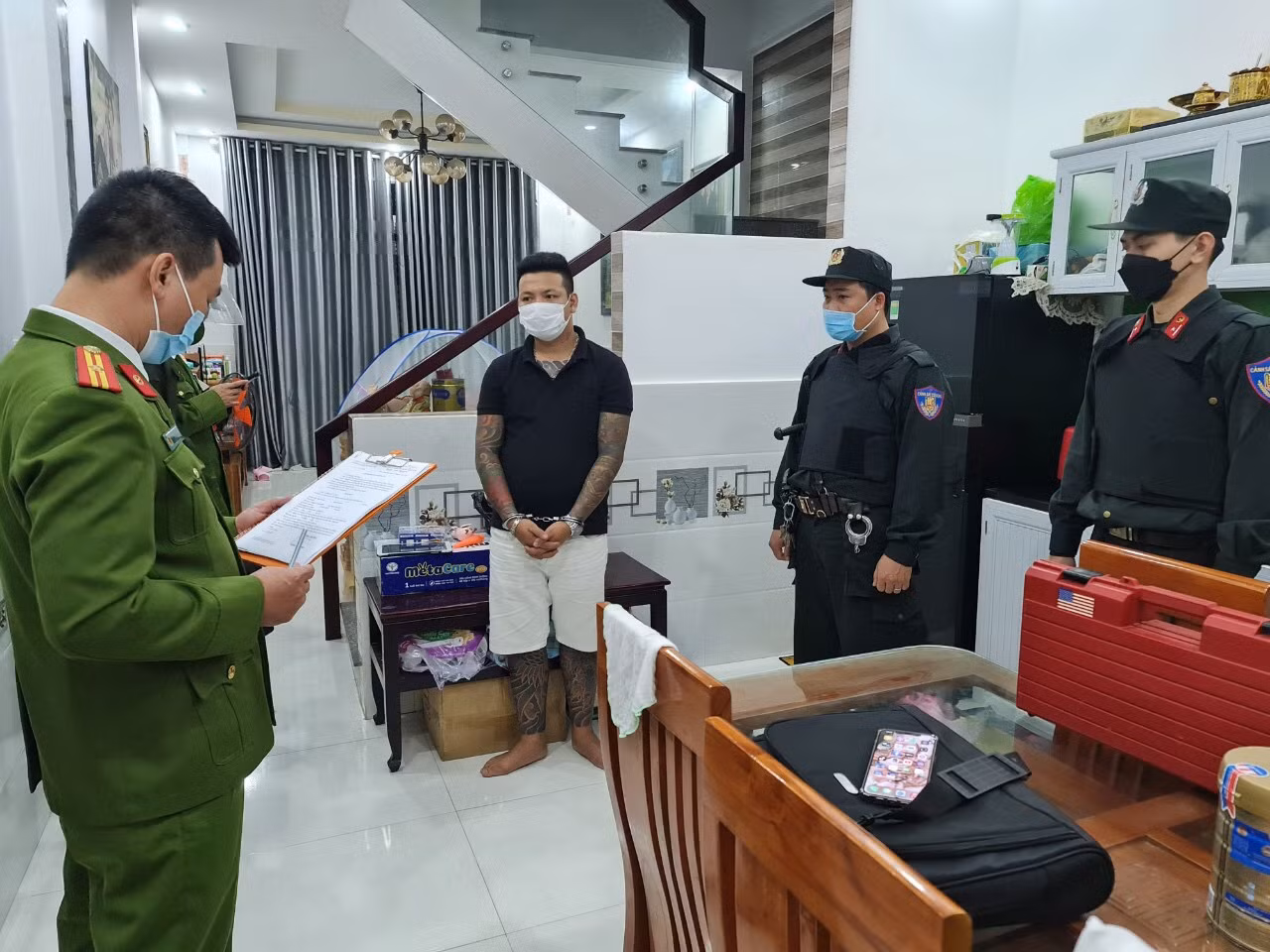 Công an Thừa Thiên-Huế đấu tranh mạnh với tội phạm cờ bạc -0