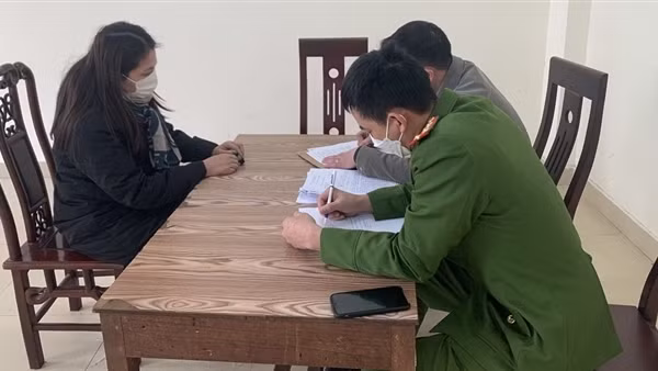 “Nữ quái” có 7 tiền án thích ăn hải sản… miễn phí ảnh 4