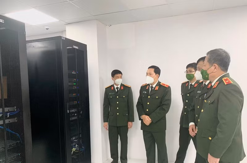 Thứ trưởng Lê Văn Tuyến làm việc về công tác viễn thông cơ yếu trong CAND -0