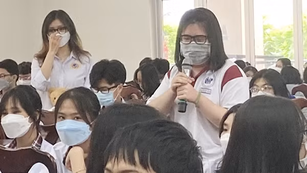 Số ca mắc mới và tử vong do COVID-19 giảm trên toàn cầu ảnh 3