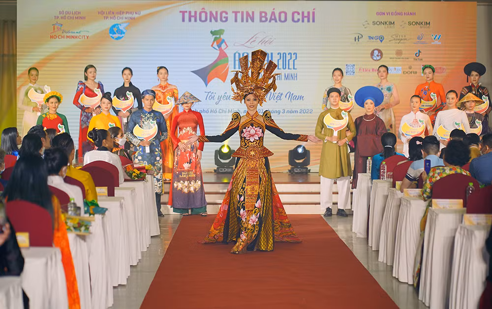 vna_potal_le_hoi_ao_dai_thanh_pho_ho_chi_minh_lan_8_se_dien_ra_tu_53-154_5976138.jpg -0
