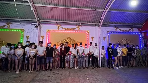 Chặn nguồn “nhập” và đánh sập tụ điểm ma túy ở TP Vinh ảnh 3