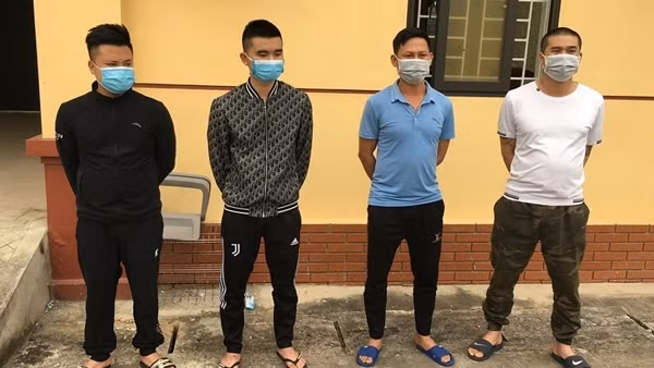 Tổ chức đánh bạc, 3 cán bộ và các đồng phạm lãnh án ảnh 3