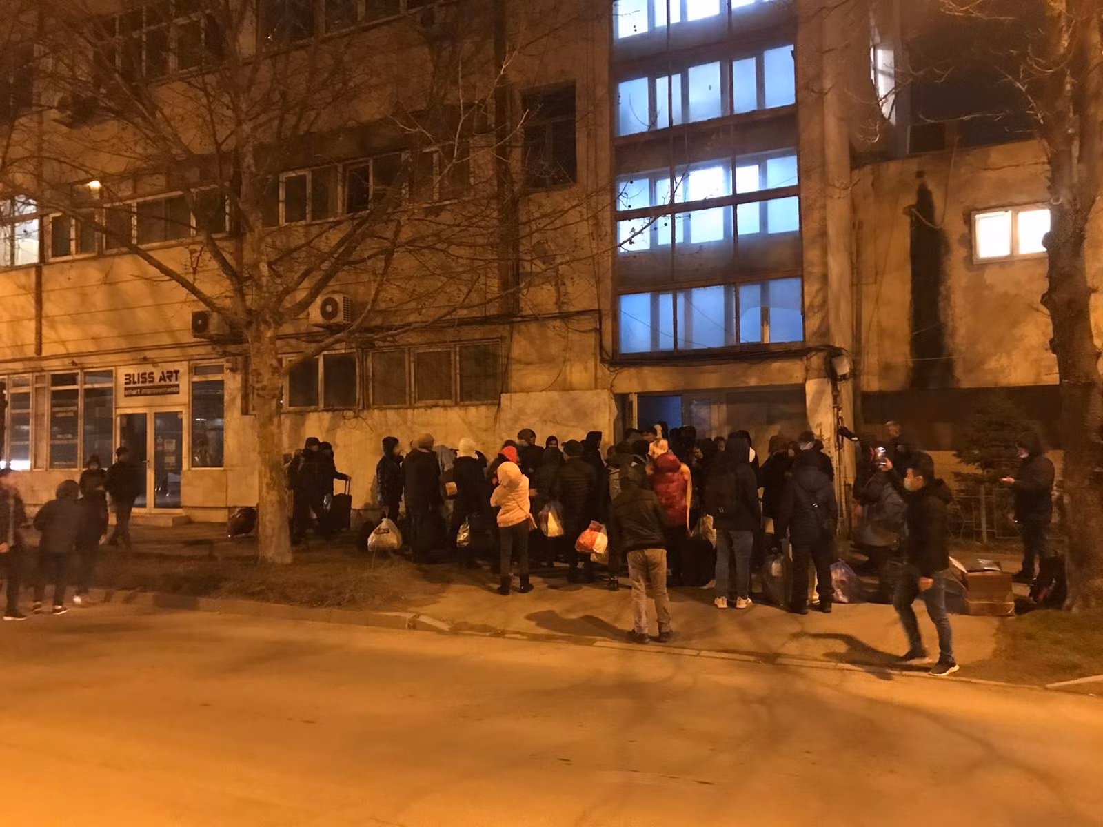 Chính phủ phê duyệt chủ trương tổ chức chuyến bay&nbsp;đưa người Việt ở Ukraine về nước -0
