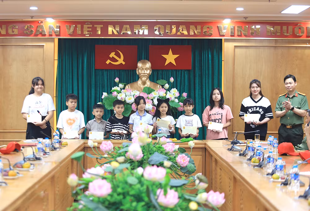 Cục Tổ chức cán bộ chú trọng công tác đền ơn đáp nghĩa -0
