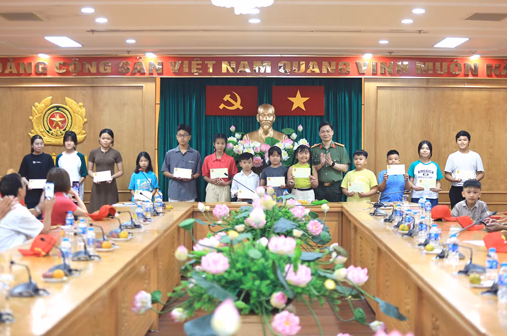 Cục Tổ chức cán bộ chú trọng công tác đền ơn đáp nghĩa -1