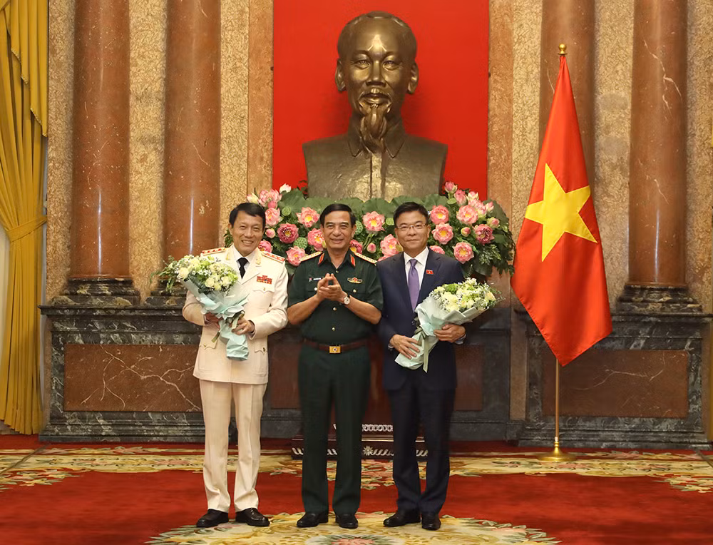 Chủ tịch nước trao quyết định bổ nhiệm Phó Thủ tướng Chính phủ và Bộ trưởng Bộ Công an -0