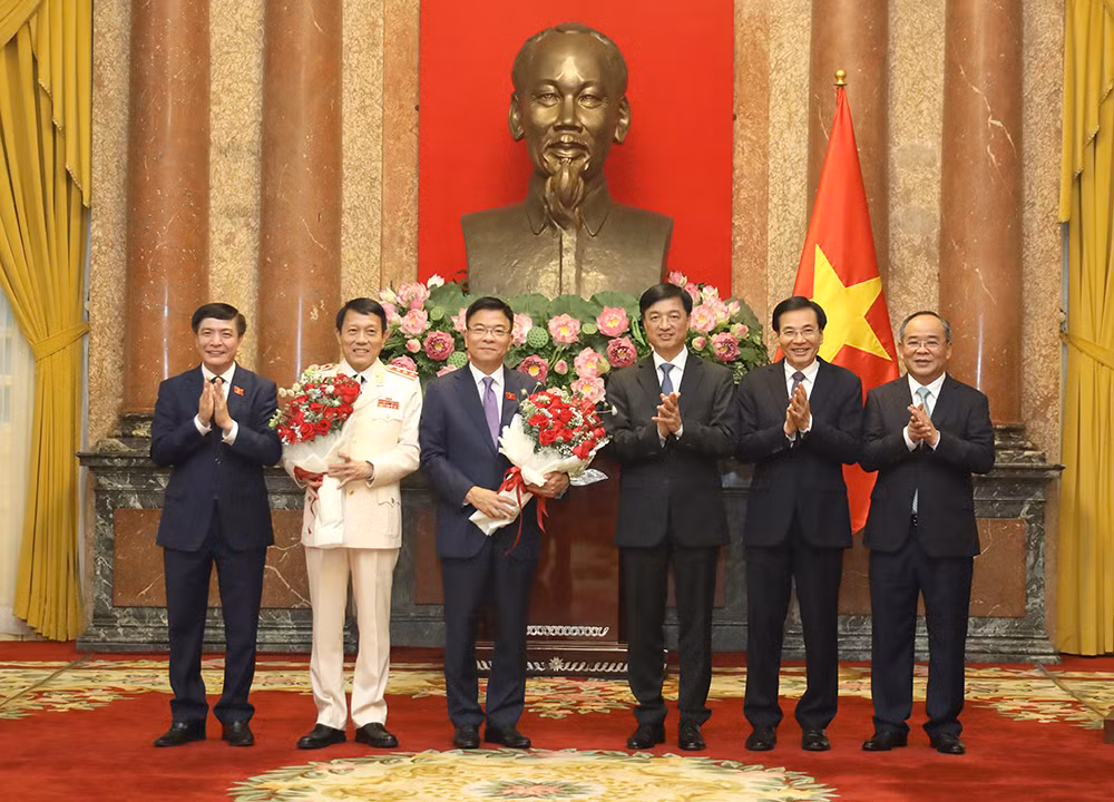 Chủ tịch nước trao quyết định bổ nhiệm Phó Thủ tướng Chính phủ và Bộ trưởng Bộ Công an -0